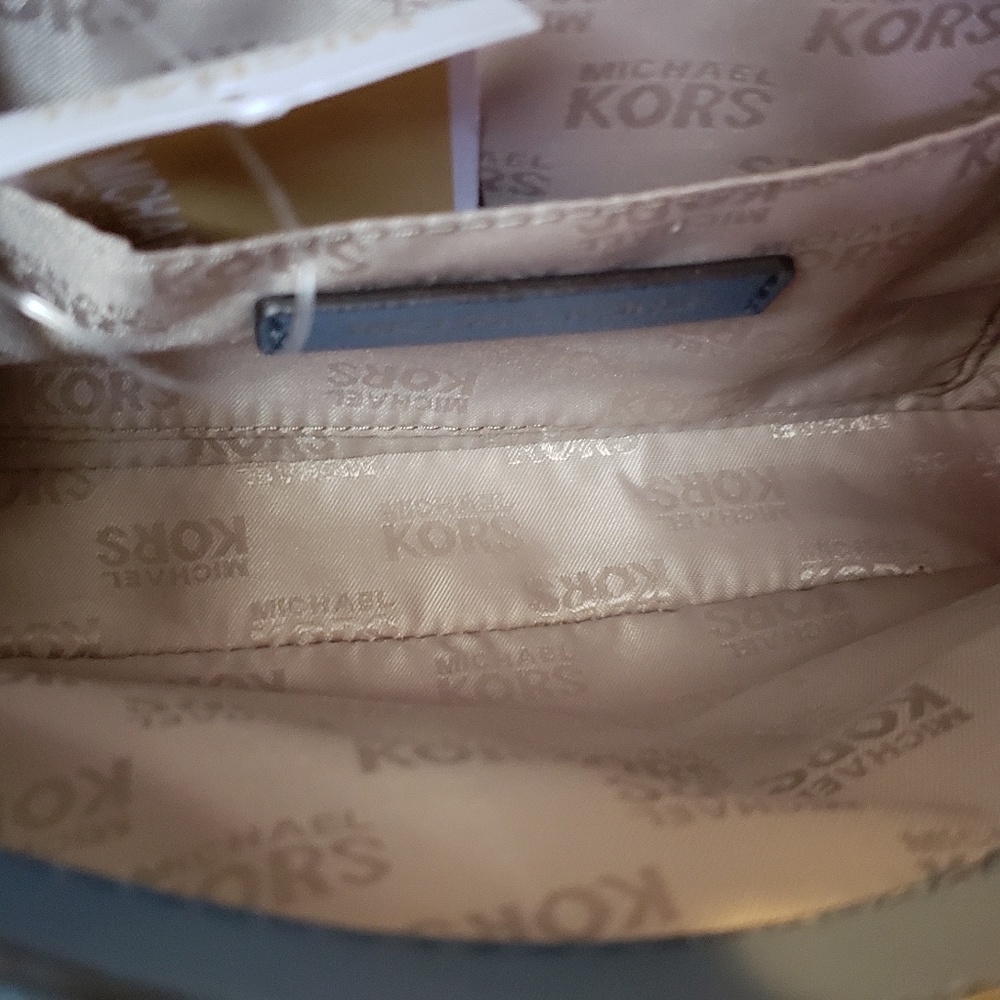 MICHAEL Kors Purse - Picture 7 of 16